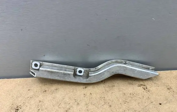 BMW 7 F01 F02 F03 F04 Radiator mount bracket 7575264 17117575264 1711758312