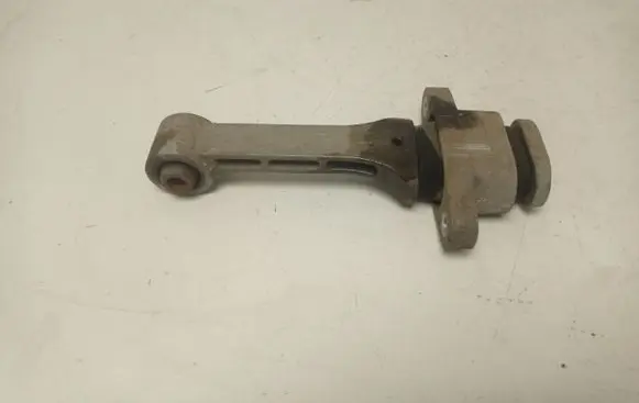 KIA Sportage Engine mount bracket 219592S000