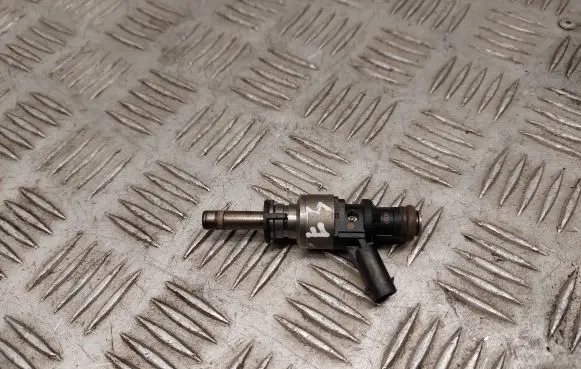 Audi A7 S7 4G Fuel injector 3079036N