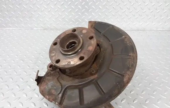 Volkswagen Jetta V Front wheel hub