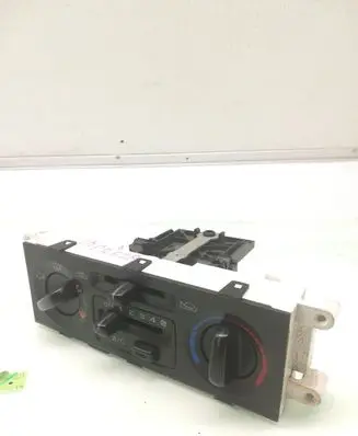 Subaru Impreza I Climate control unit