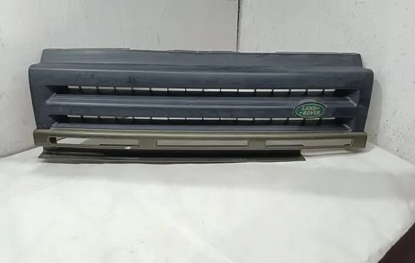 Land Rover Discovery Front bumper upper radiator grill DHB102510