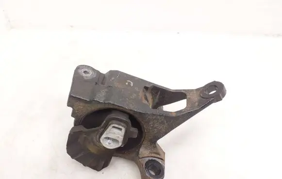 Mazda CX-5 Gearbox mount Y33T