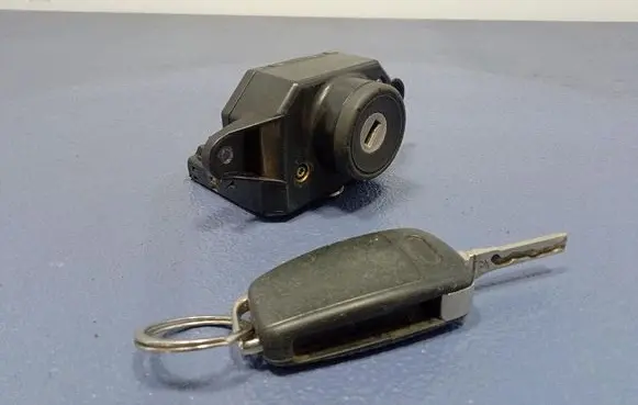 Audi A6 Allroad C6 Ignition lock 4F0909131D