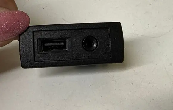 Mercedes-Benz Sprinter W906 USB socket connector G50286