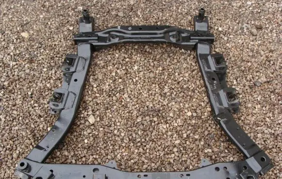 Dacia Duster Front axle beam 