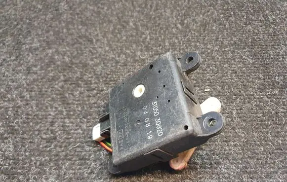 Nissan Primera Air flap motor/actuator 3T05030820