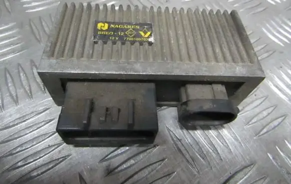 Glow plug pre-heat relay