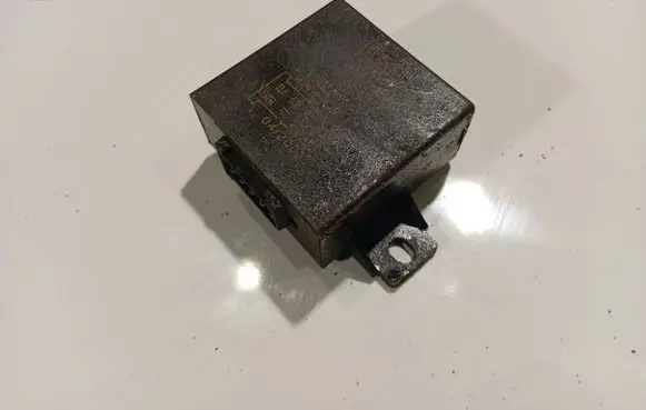 Honda FR-V Tow bar relay 5C021V1