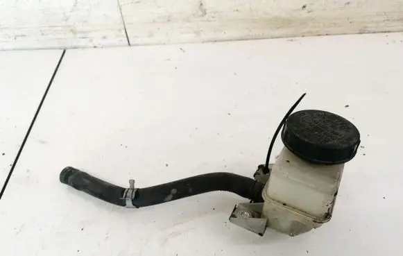 Nissan Murano Z50 Brake fluid reservoir 