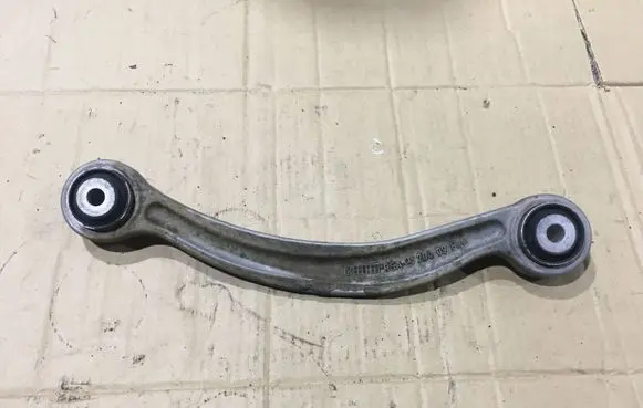 Mercedes-Benz C W205 Rear control arm A20409