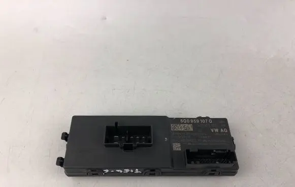 Volkswagen Tiguan Tailgate/trunk control unit/module 5Q0959107Q