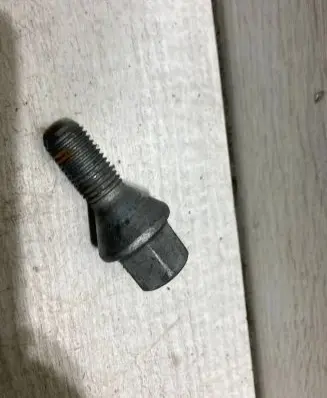 Renault Clio V Nuts/bolts 