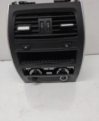 Rear air vent grill