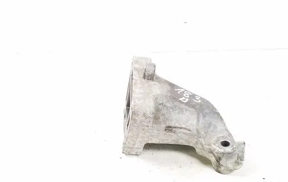 Mercedes-Benz CLS C219 Engine mounting bracket A6422230104