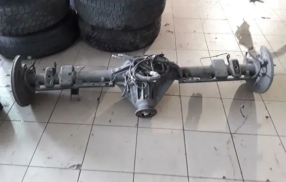 Chevrolet Silverado Rear axle beam 85632399