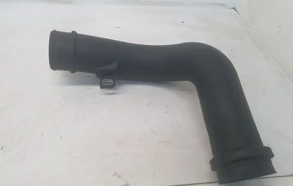 Mazda 6 Air intake hose/pipe R2AA13231