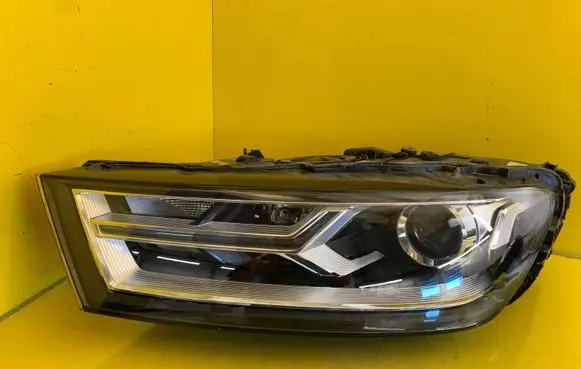 Audi Q7 4M Headlight/headlamp 4M0941005