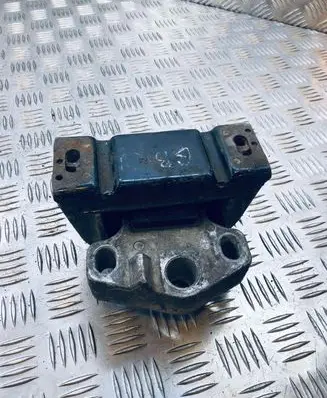 Seat Alhambra (Mk1) Engine mount bracket