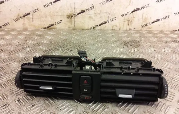 BMW 3 F30 F35 F31 Dash center air vent grill 9218552