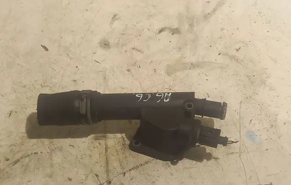 Audi A6 S6 C6 4F Engine coolant pipe/hose 038121132G