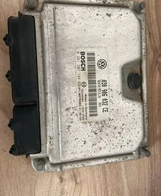 Volkswagen Polo III 6N 6N2 6NF Engine control unit/module ECU 030906032CE 0261207184 26SA0000