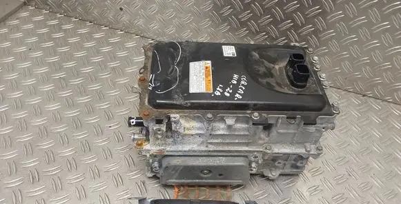 Voltage converter inverter