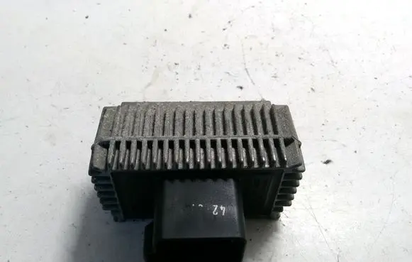 Opel Zafira A Glow plug pre-heat relay 09132691