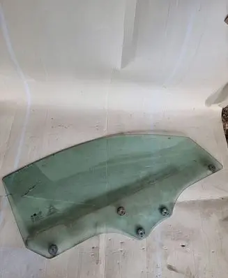 Hyundai Tiburon Front door window glass four-door 43R00117 A004313