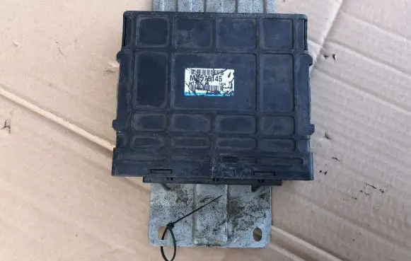 Mitsubishi Carisma Other control units/modules MR578145