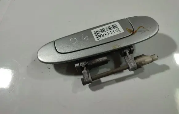 Toyota Yaris Front door exterior handle 