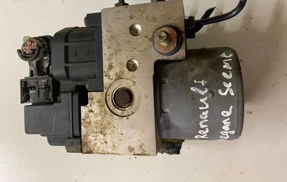 Renault Scenic II - Grand scenic II ABS Pump 820017616 639