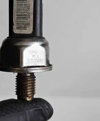 Fuel pressure sensor