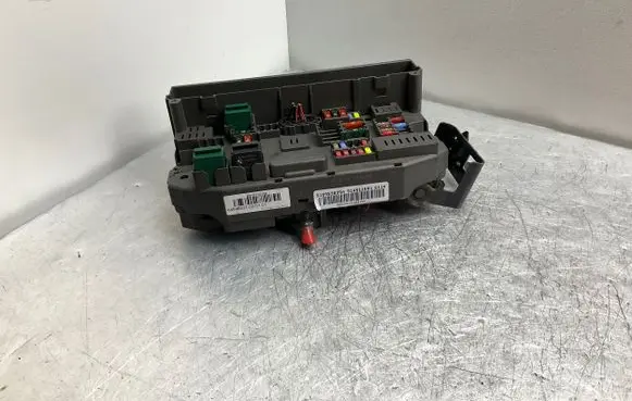 BMW X5 E70 Fuse module 9145115 64844921