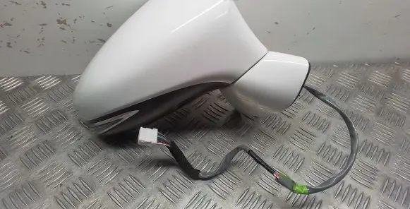 Lexus CT 200H Front door electric wing mirror 027486