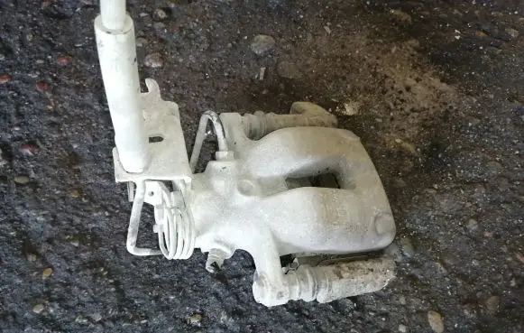 Volkswagen Caddy Rear brake caliper