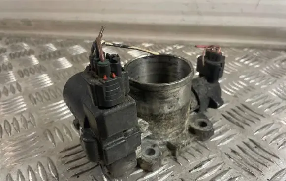 Toyota Avensis T250 Throttle valve
