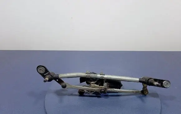Renault Clio III Front wiper linkage and motor 8200268931D