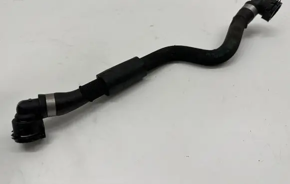 BMW 5 G30 G31 Engine coolant pipe/hose 8571595