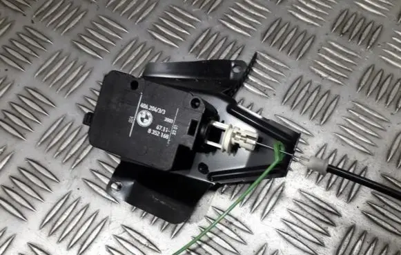 BMW 5 E39 Central locking motor 67118352168 67.11-8352168