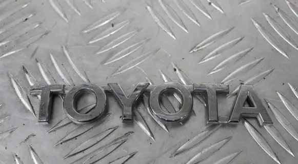 Toyota Yaris Manufacturers badge/model letters 7531212320