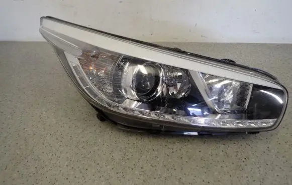 KIA Pro Cee'd II Headlight/headlamp 