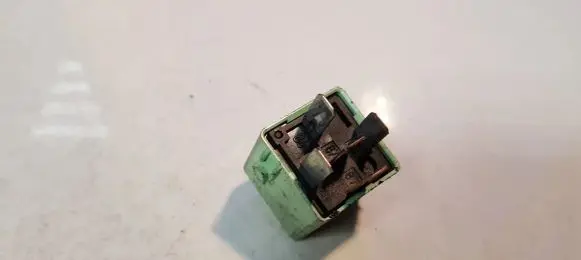 BMW 5 E39 Other relay 61368373700 61.368373700
