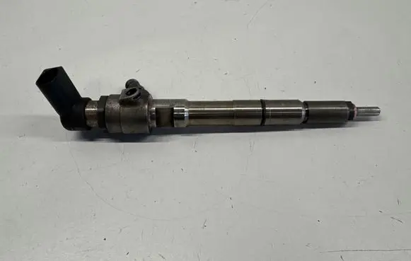 Volkswagen Golf VI Fuel injector 03L130277B