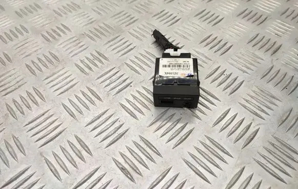 USB socket connector