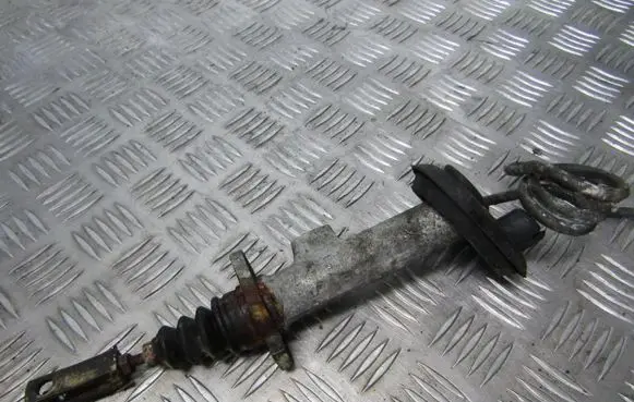 Audi 80 90 B3 Clutch master cylinder