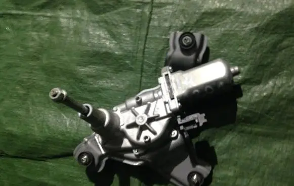 Toyota iQ Rear window wiper motor 