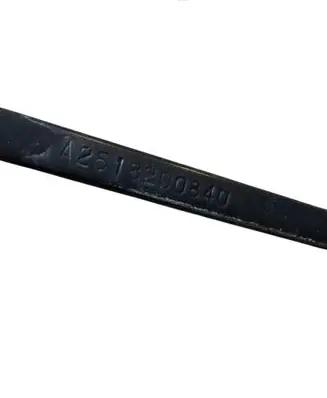 Front wiper blade arm