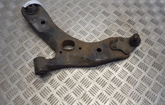 Toyota Avensis T270 Front lower control arm/wishbone