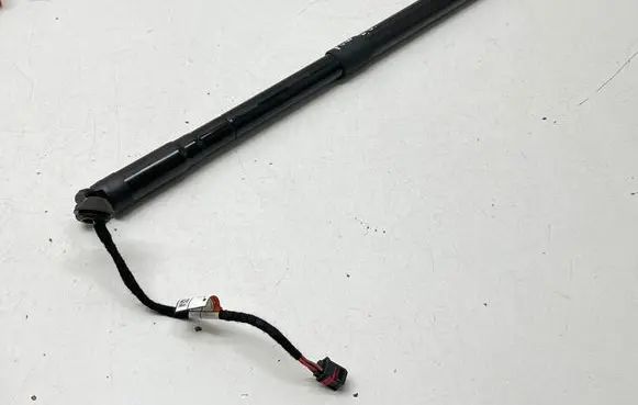 Volvo XC60 Tailgate strut 32296915
